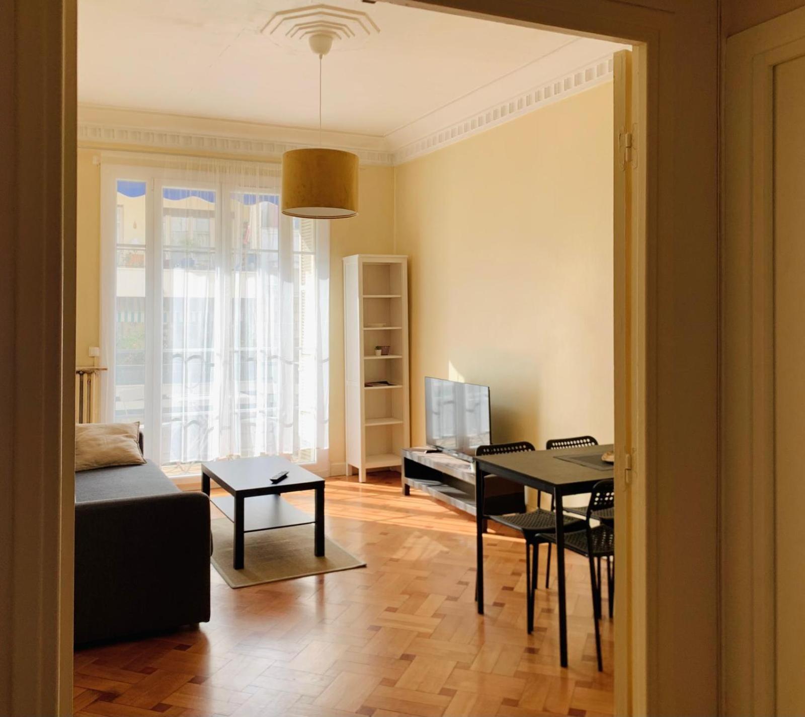 Chic & Spacious Getaway In - 10min To Appartamento