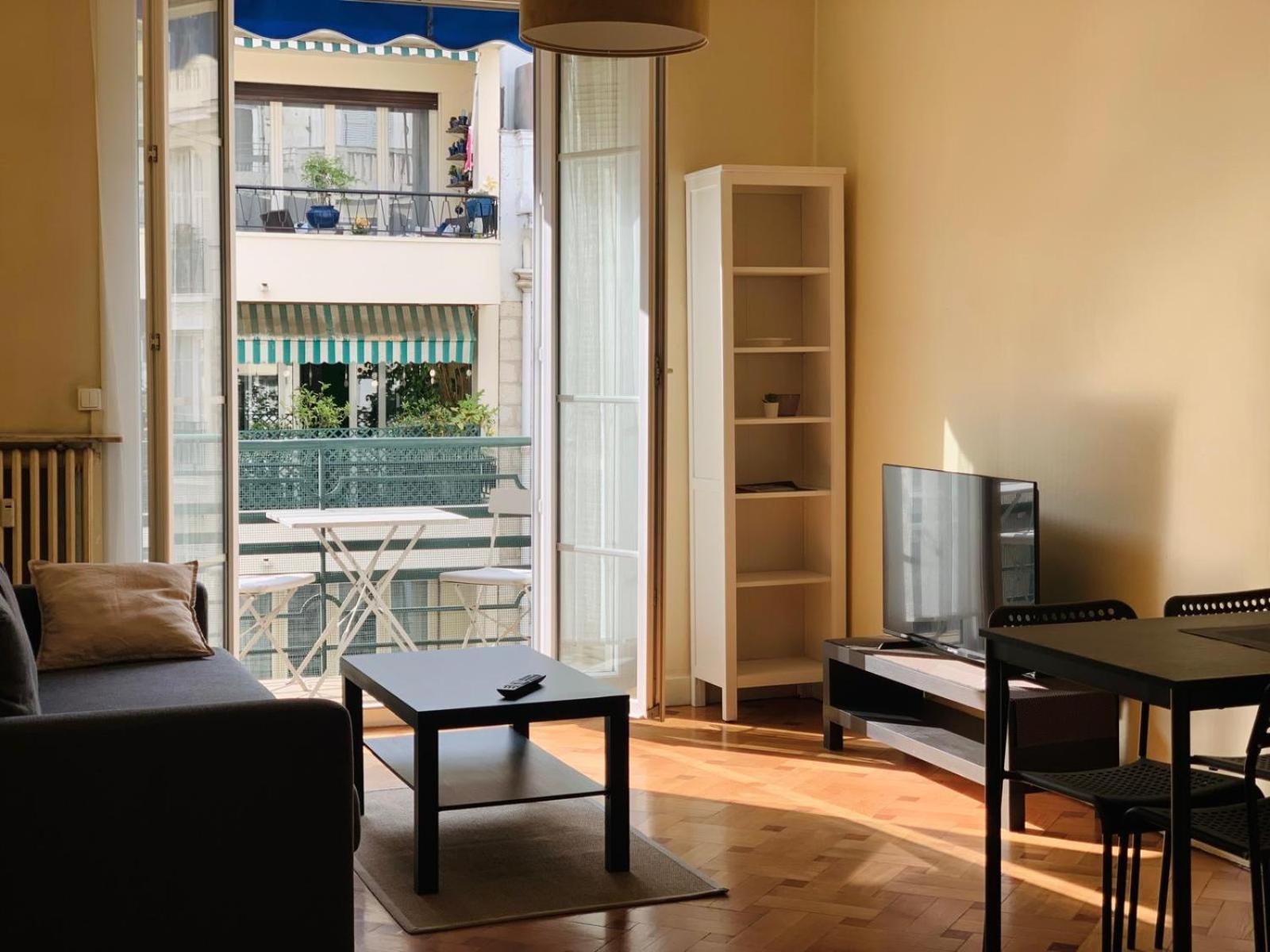 Chic & Spacious Getaway In - 10min To Appartamento