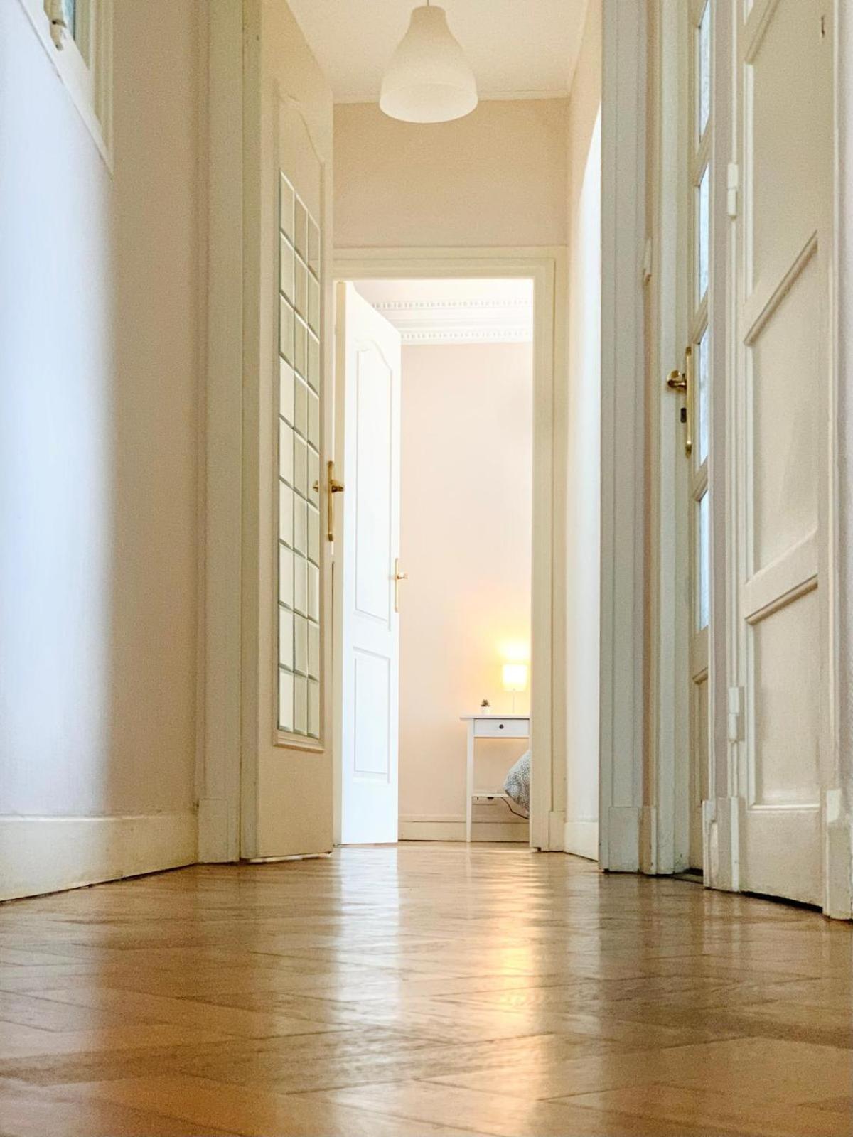 Chic & Spacious Getaway In - 10min To Appartamento *